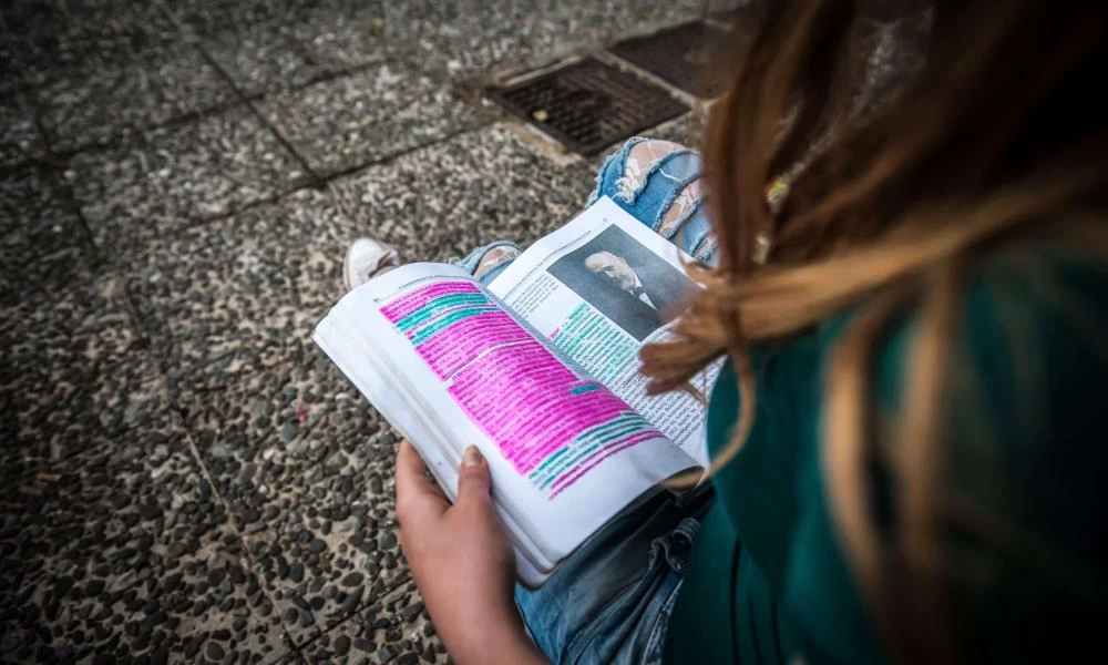 Πάτρα - Ανήκουστο: Μαθήτρια της Α’ Γυμνασίου ασέλγησε σε 92χρονο για να τον ληστέψει – Σε κατάσταση σοκ το θύμα της
